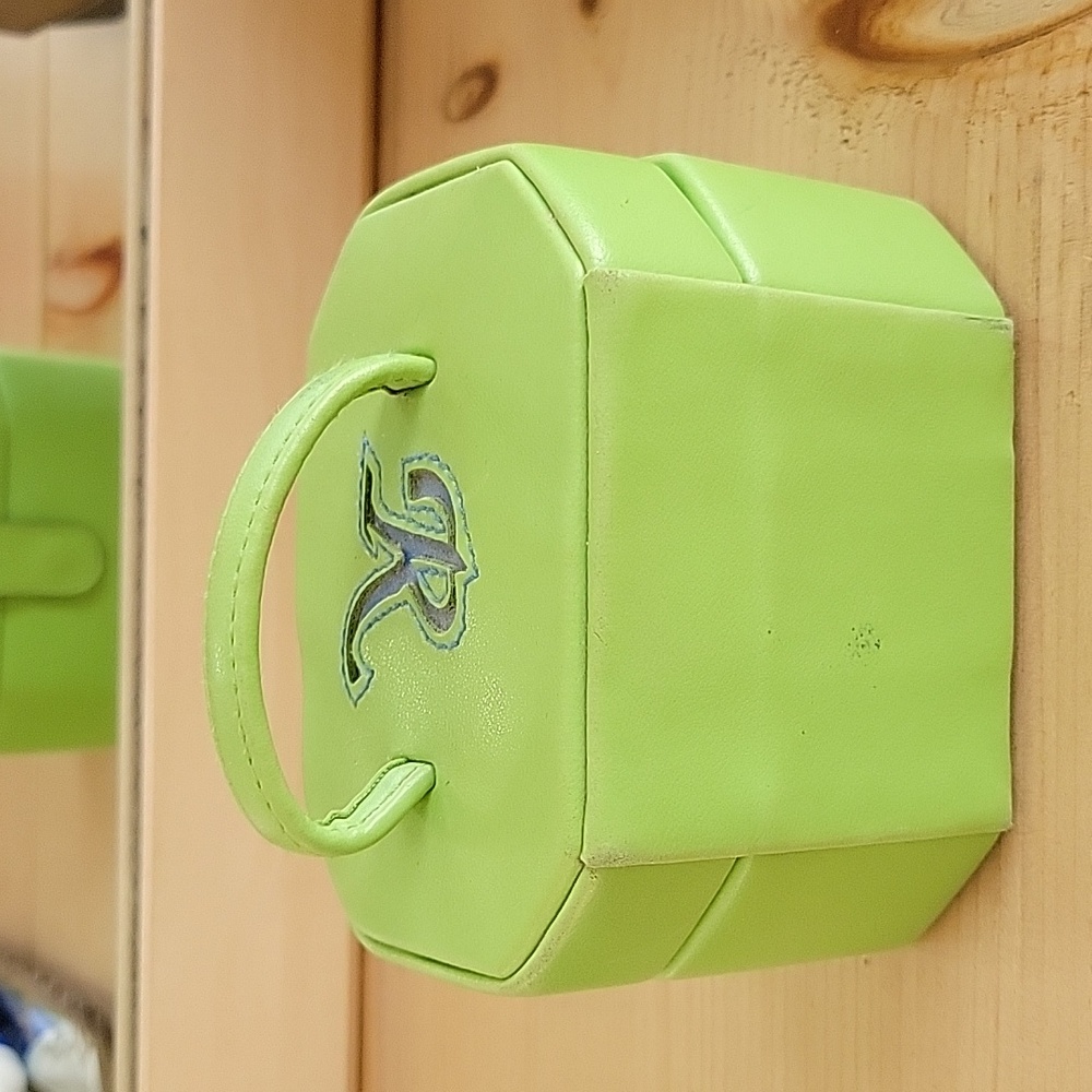 Green "R" Jewelry Box - Picture 3 of 6